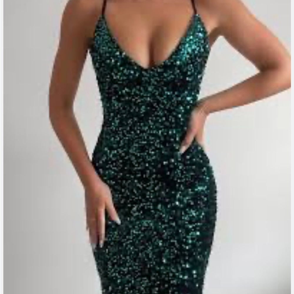 EUC Pear Culture green & blue sequin spaghetti strap side slit prom dress 11/12